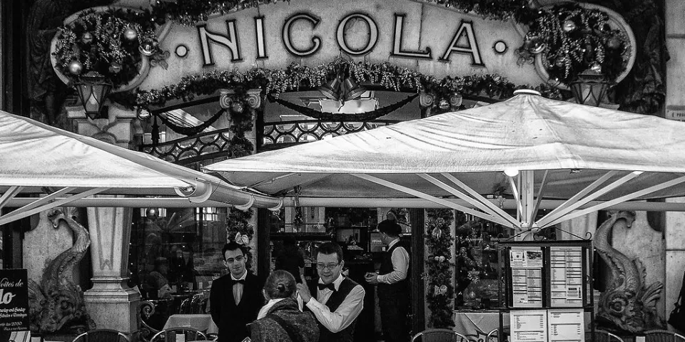 Cafe da Nicola en la Plaza del Rossio de Lisboa