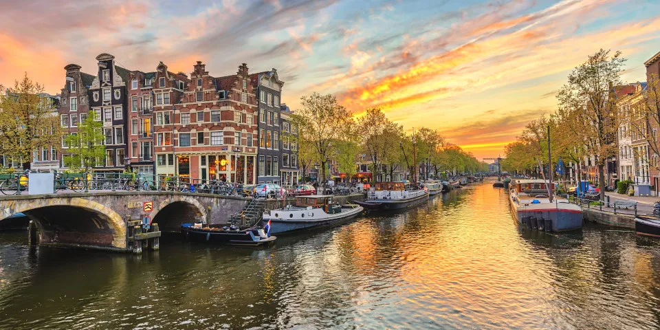 Canales de Ámsterdam - Qué hacer en Ámsterdam - Guía de viaje Ámsterdam - Buendía Tours