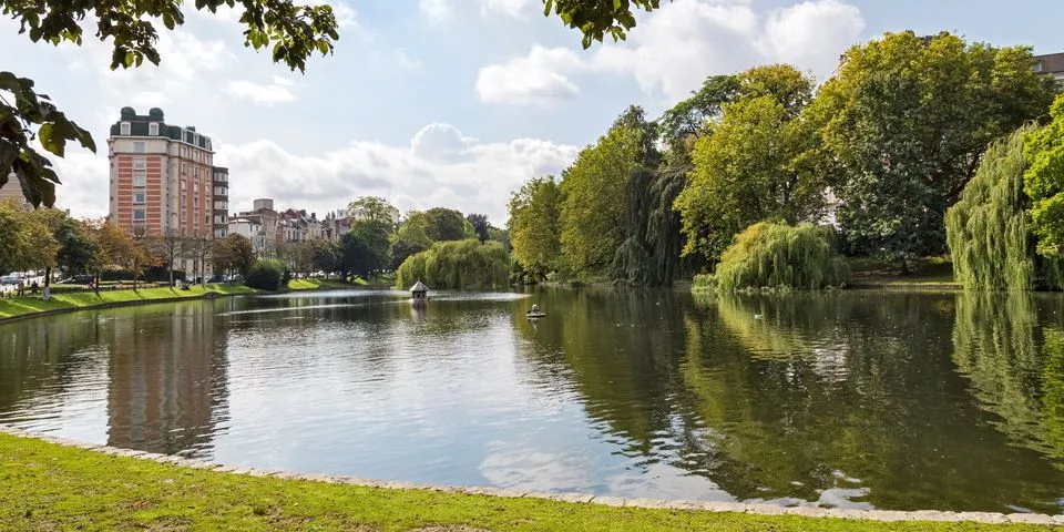Estanque de Ixelles, Place Flagey