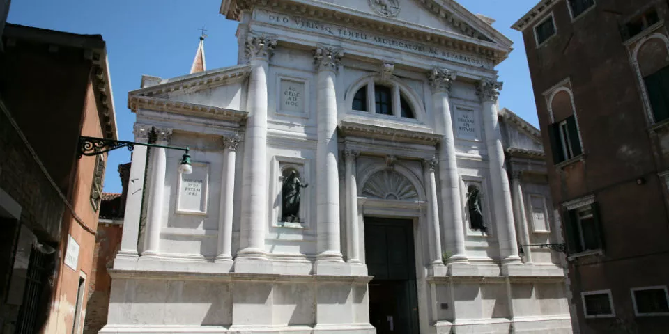 Fachada de la Iglesia San Francesco della Vigna en Venecia