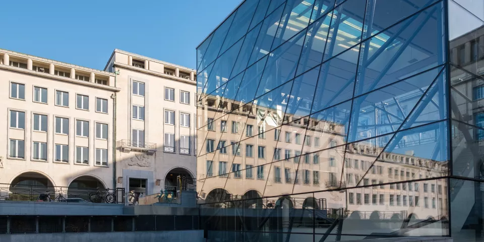 Cube en el Mont des Arts en Bruselas
