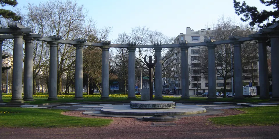 Semicirculo de Columnas en el Parque del Rey Alberto en Gante