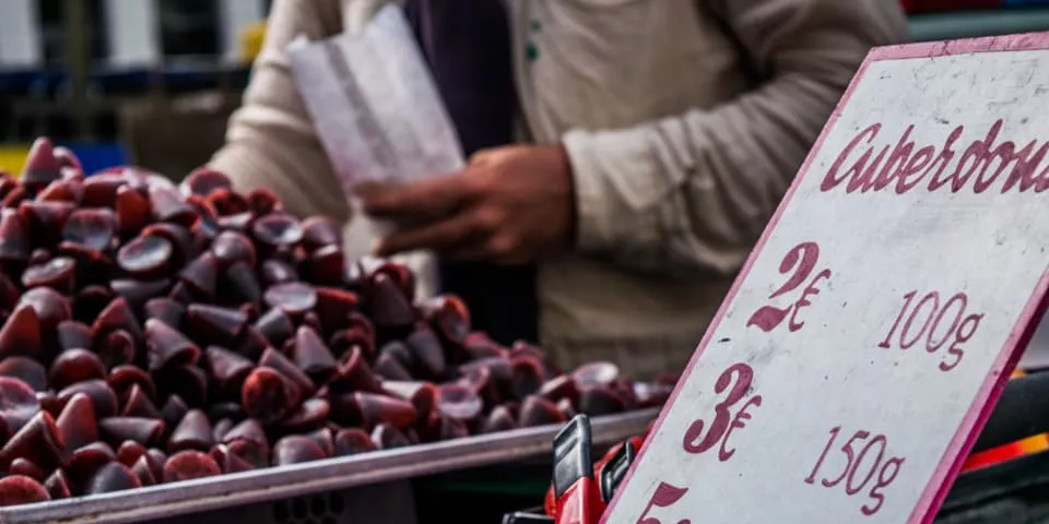 Cuberdons dulce típico de Gante-qué comer-Guía de Viajes Buendía Tours