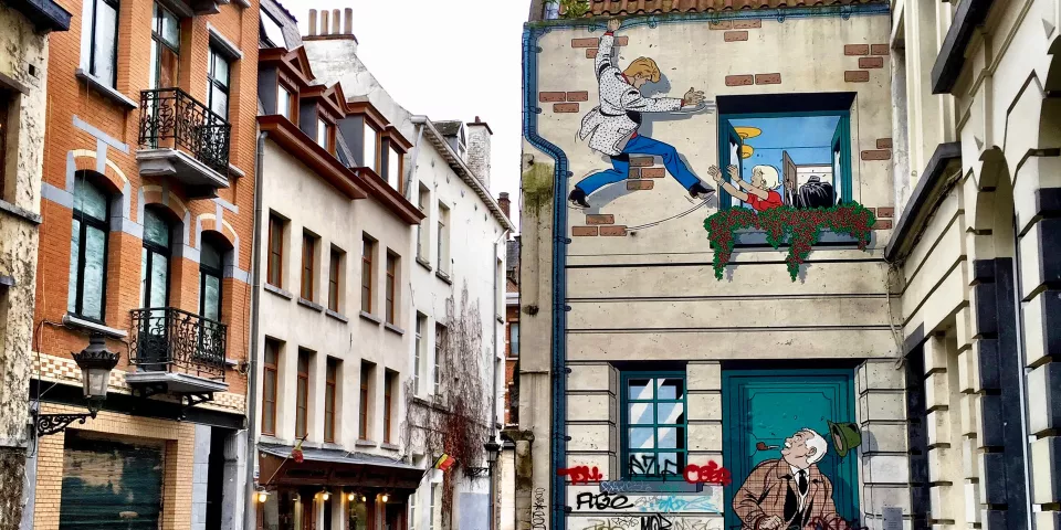 Mural de Ric Hochet - Tibet y Bourdon - Ruta del Comic - Bruselas - Buendía Tours