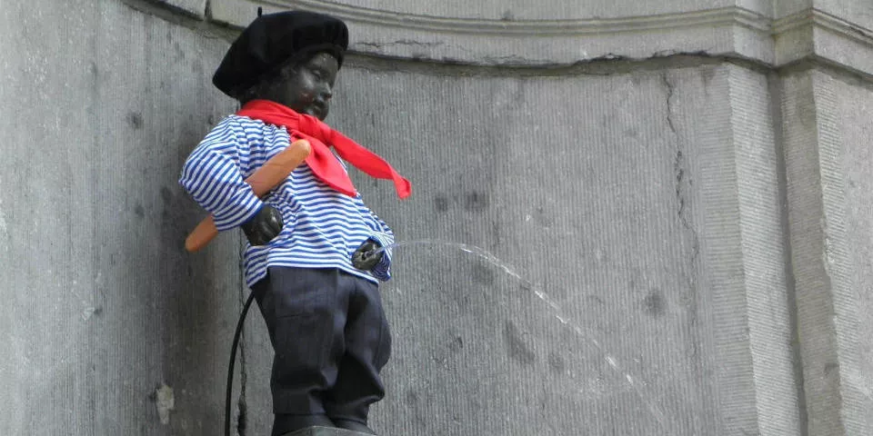 Vestidos - Manneken Pis - Bruselas - Buendía Tours