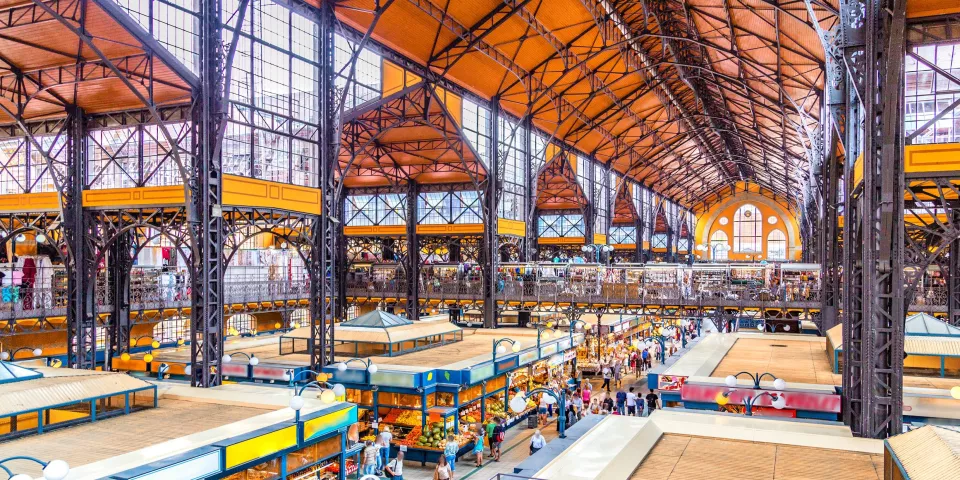 Mercado Central de Budapest - Qué ver en Budapest - Guía de viaje Budapest - Buendía Tours