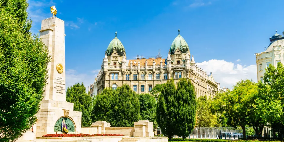 Plaza de la Libertad - Qué ver en Budapest - Guía de viaje Budapest - Buendía Tours