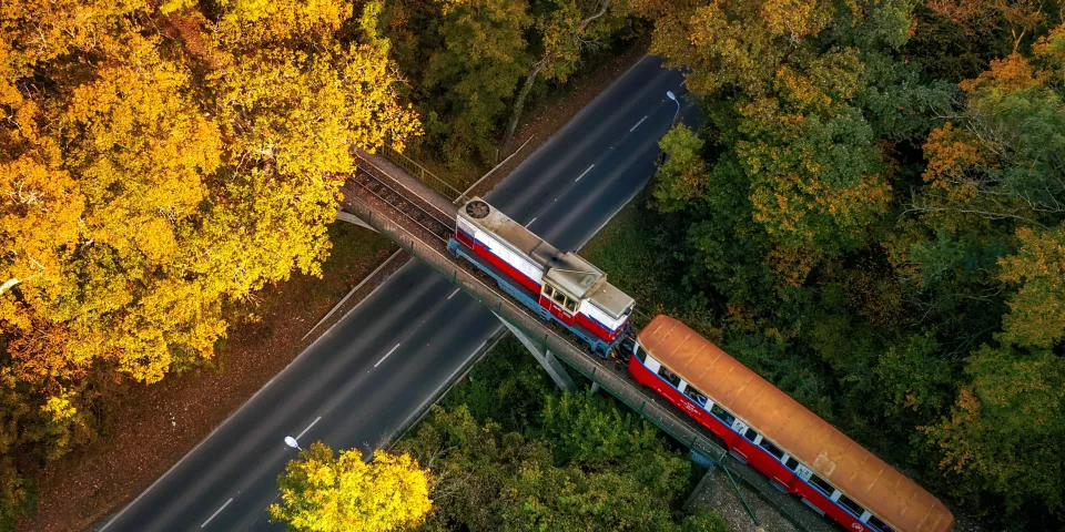 Gyermekvasut: el tren de los niños Budapest con niños - Qué hacer en Budapest - Guía de viaje Budapest - Buendía Tours