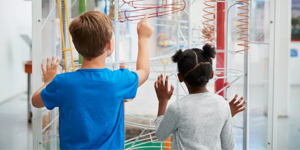 Niños en Museo de Ciencia - Nueva York con niños - Qué hacer en Nueva York - Guía de Viajes Nueva York - Buendía Tours