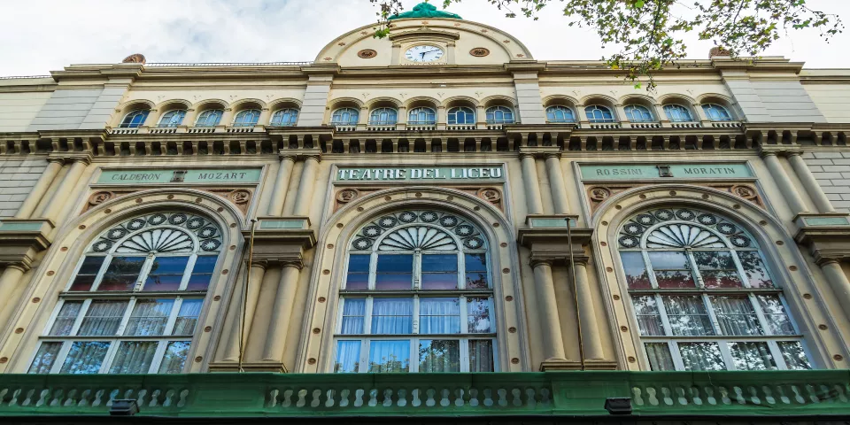 Teatro Liceu en Las Ramblas de Barcelona - Las Ramblas de Barcelona - Qué ver en Barcelona - Guía de Viajes Barcelona - Buendía Tours