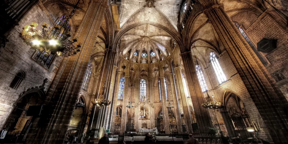 Vista interior de la Catedral de Barcelona - Catedral de Barcelona - Qué ver en Barcelona - Guía de Viajes Barcelona - Buendía Tours
