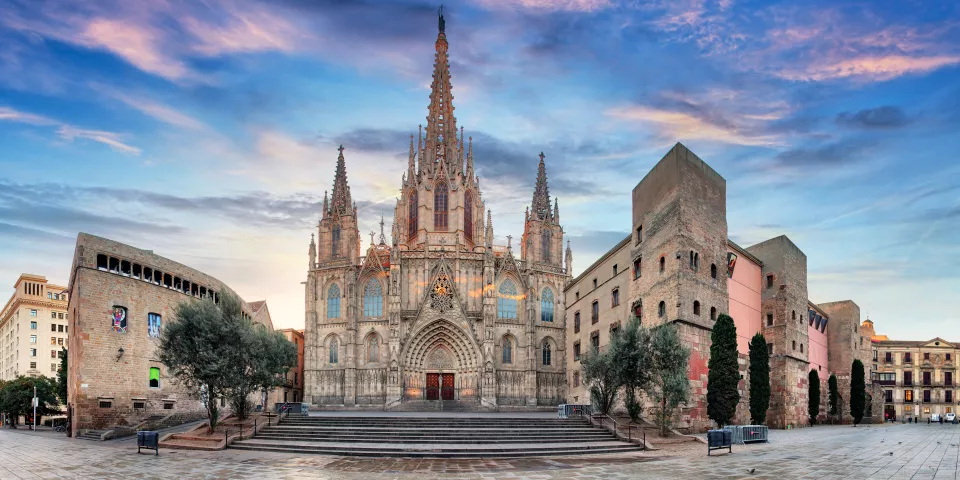 Vista de la Catedral de Barcelona - Catedral de Barcelona - Qué ver en Barcelona - Guía de Viajes Barcelona - Buendía Tours
