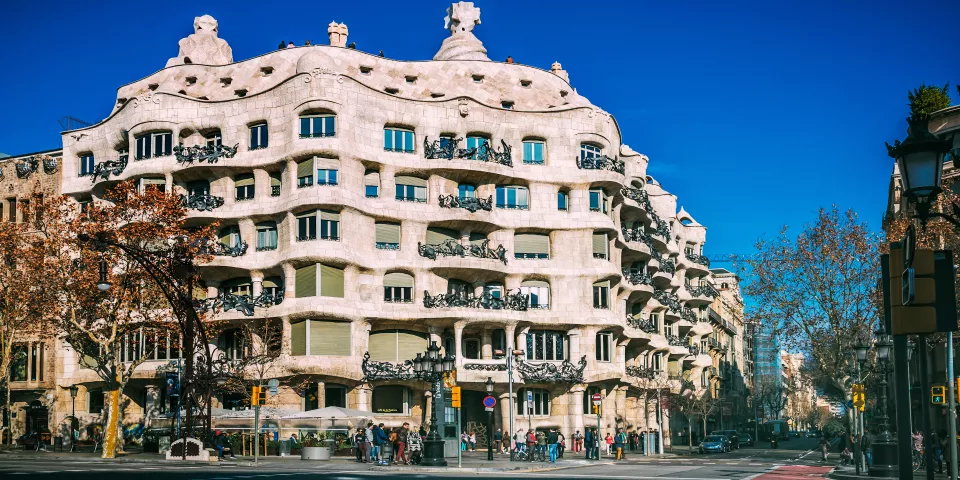 Vista de La Pedrera - Casa Milà-La Pedrera - Qué ver en Barcelona - Guía de Viajes Barcelona - Buendía Tours