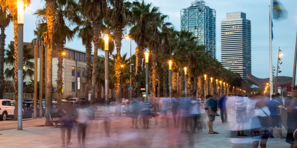 Paseo marítimo de La Barceloneta - Barrio de La Barceloneta - Barrios de Barcelona - Qué ver en Barcelona - Guía de Viajes Barcelona - Buendía Tours