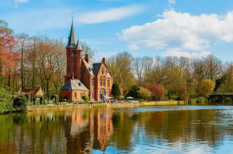 Minnewaterpark, también conocido como "el lago del amor", será una de las primeras paradas.